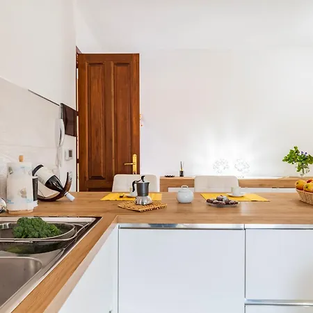 Laura בית נופש *