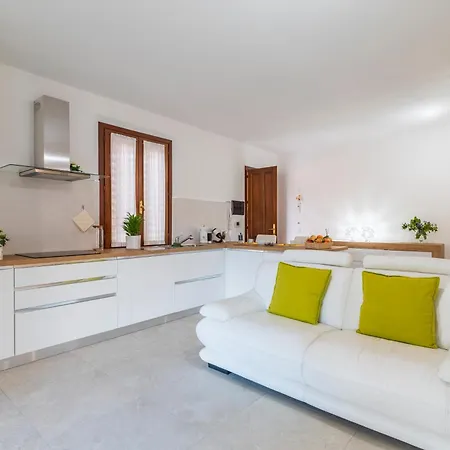 Laura בארי סארדו